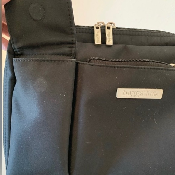 Baggallini Handbags - Baggallini convertible crossbody/belt bag. EUC